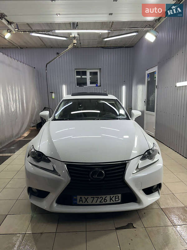 Lexus IS 2014