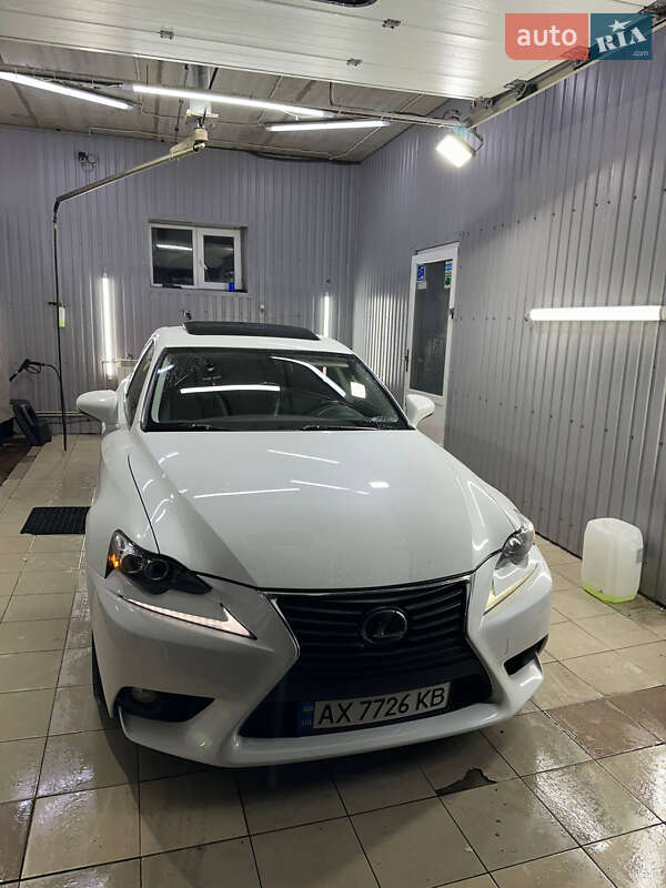 Lexus IS 2014