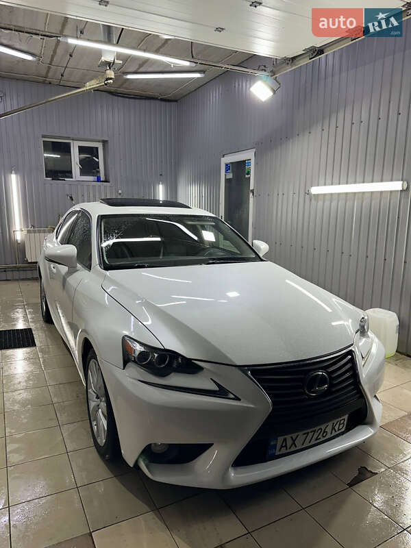Lexus IS 2014