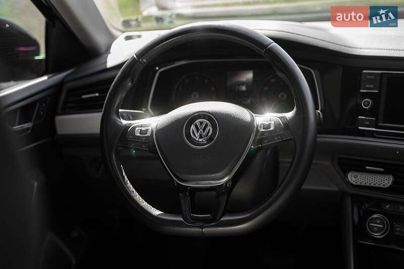 Volkswagen Jetta 2019