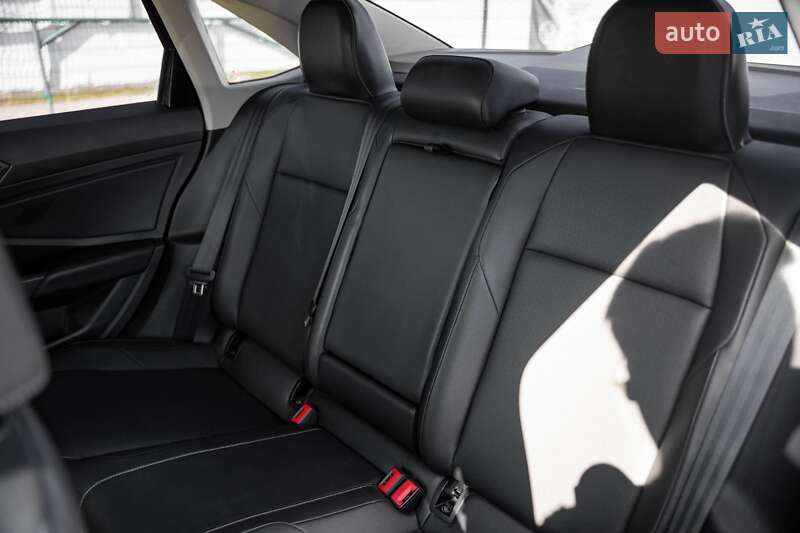 Volkswagen Jetta 2019