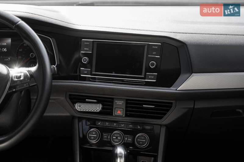 Volkswagen Jetta 2019