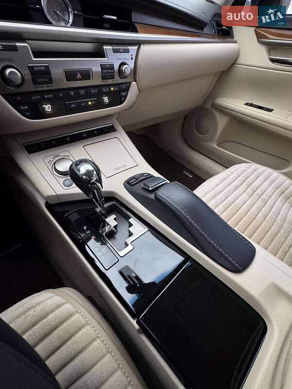 Lexus ES 2014