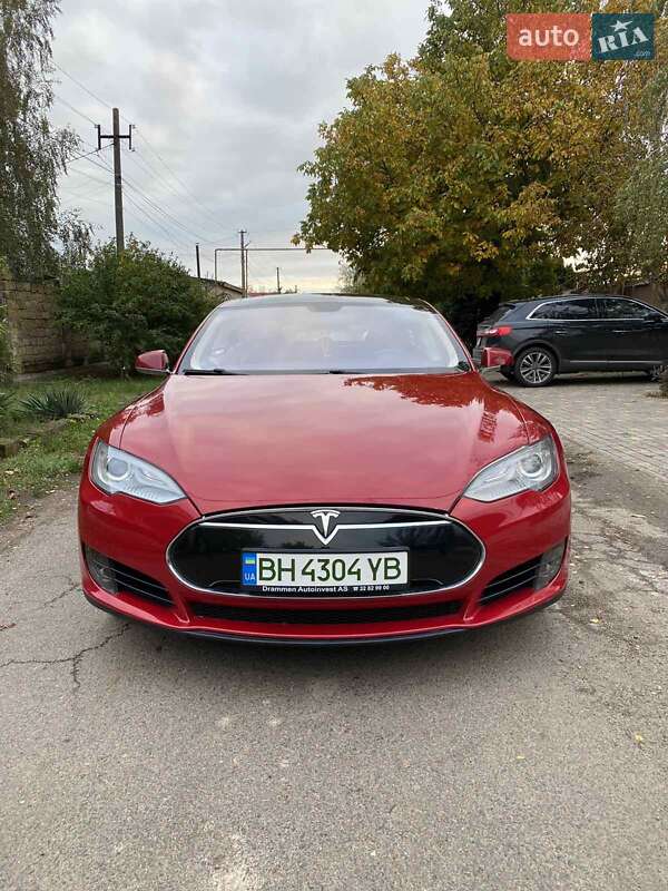 Tesla Model S 2013