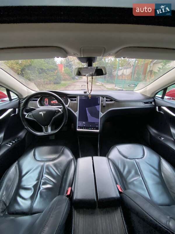 Tesla Model S 2013
