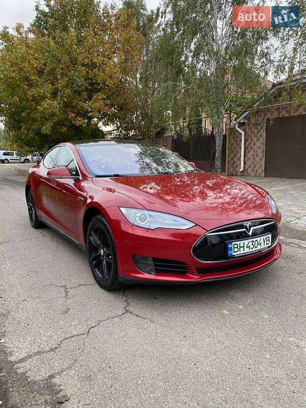 Tesla Model S 2013