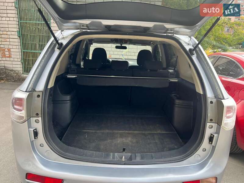 Mitsubishi Outlander 2012