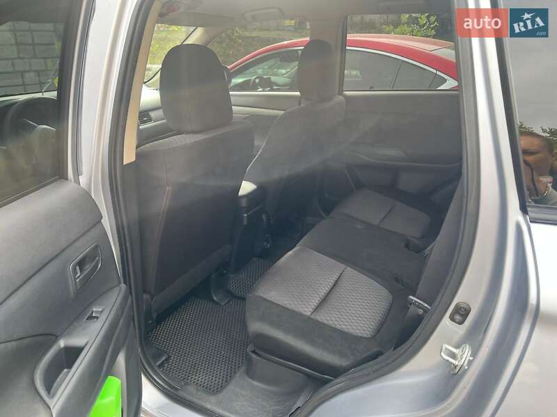 Mitsubishi Outlander 2012