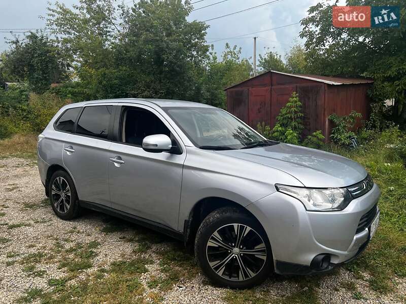 Mitsubishi Outlander 2012