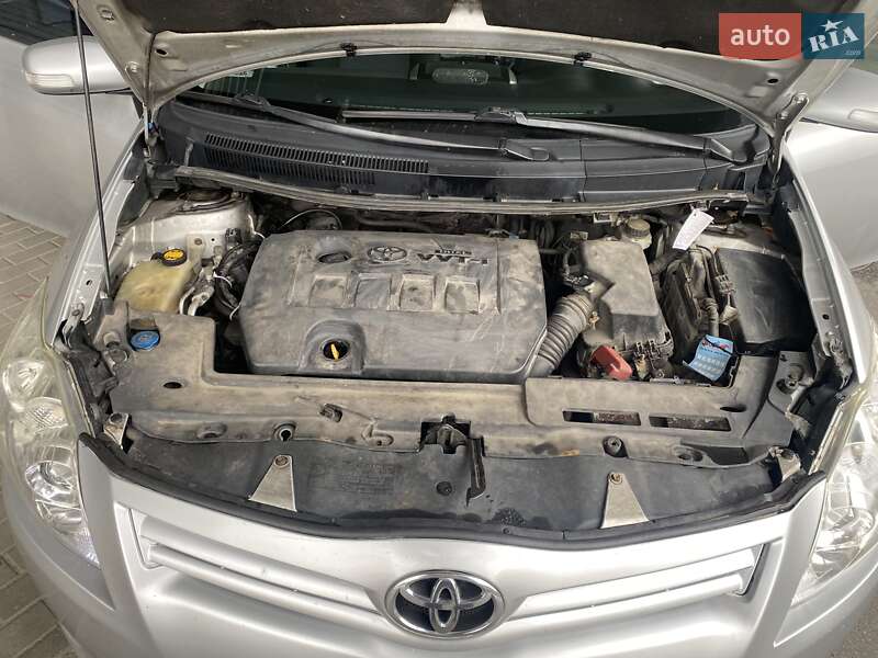 Toyota Auris 2011