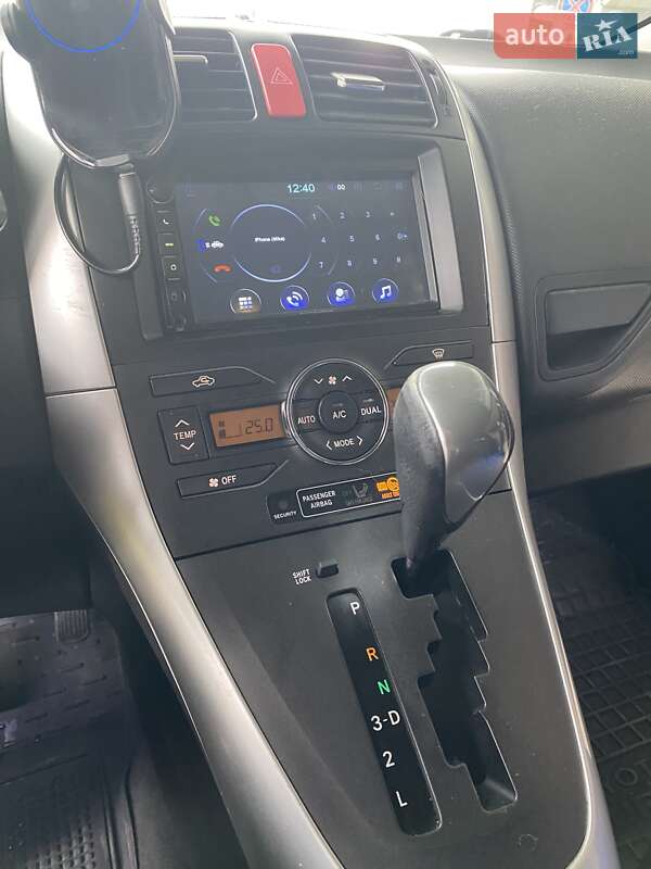 Toyota Auris 2011