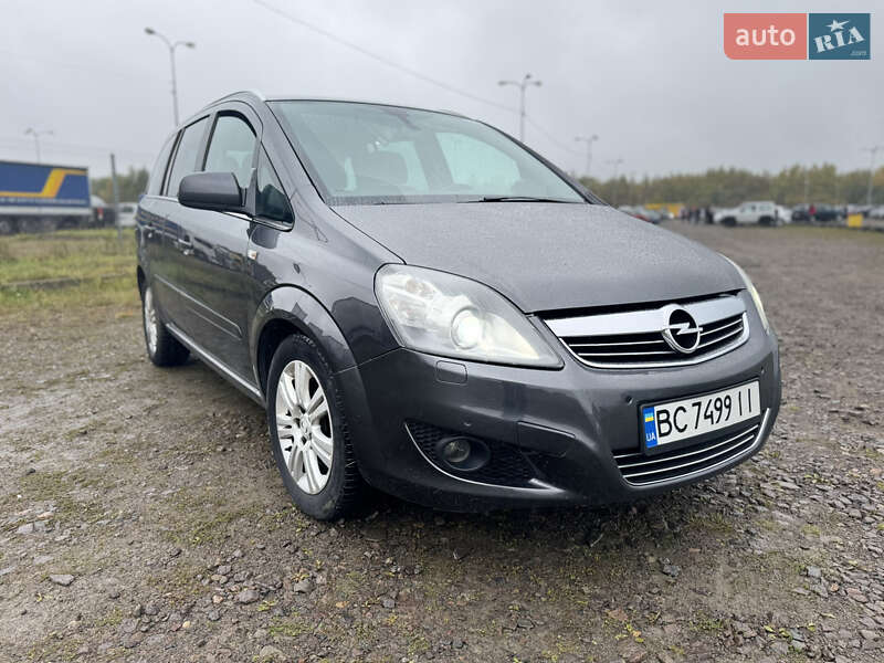 Opel Zafira 2011
