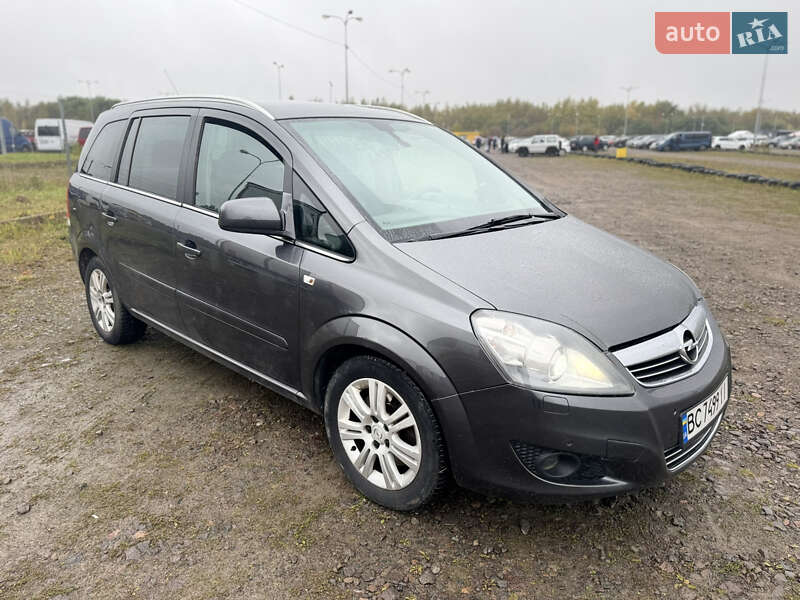 Opel Zafira 2011