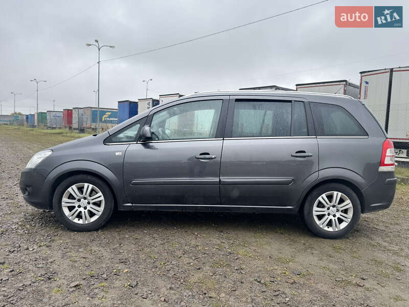 Opel Zafira 2011