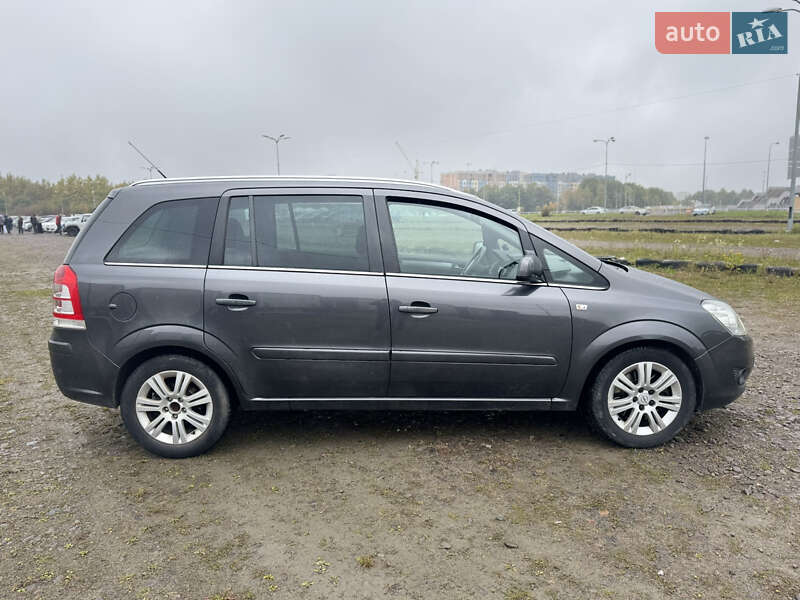 Opel Zafira 2011