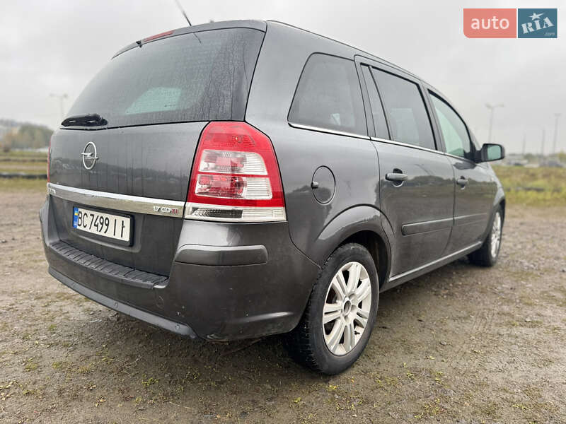 Opel Zafira 2011