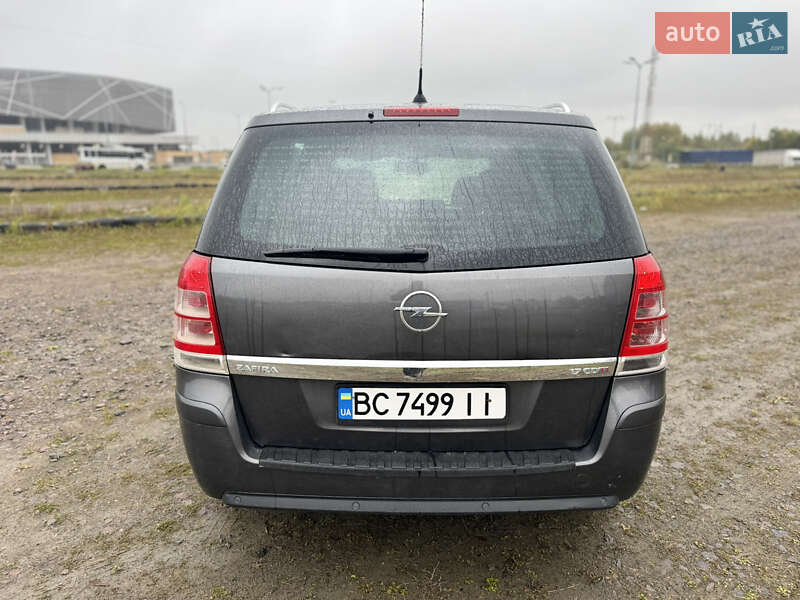 Opel Zafira 2011