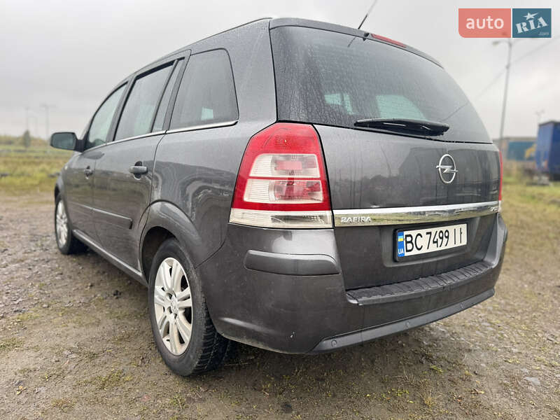 Opel Zafira 2011