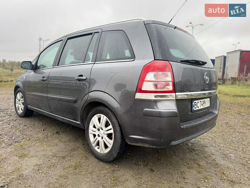 Opel Zafira 2011