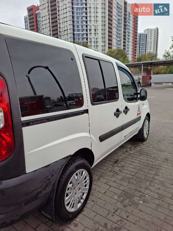 Fiat Doblo 2013