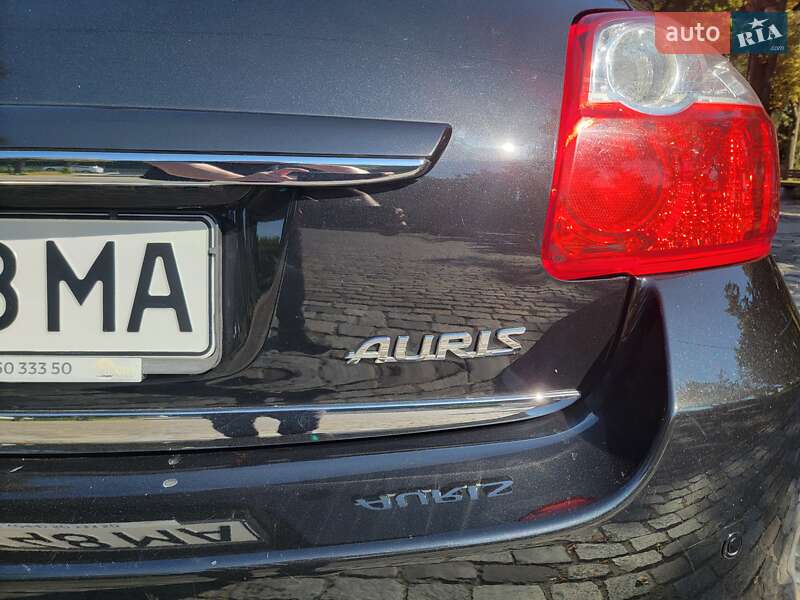 Toyota Auris 2011