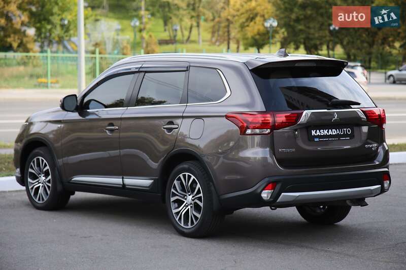 Mitsubishi Outlander 2015