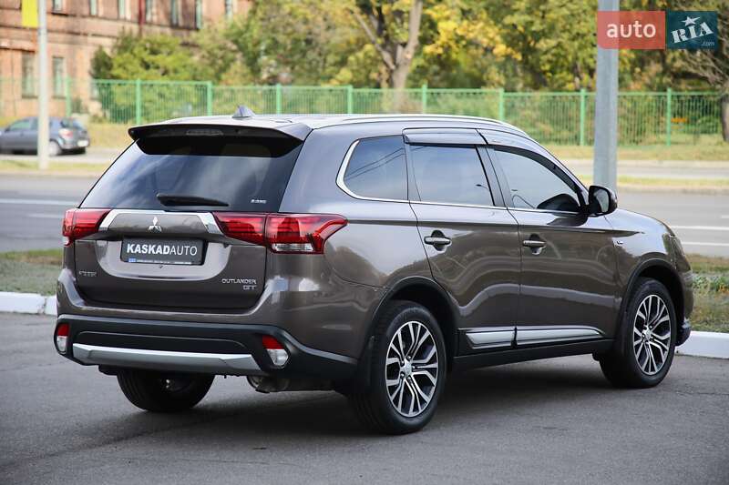 Mitsubishi Outlander 2015