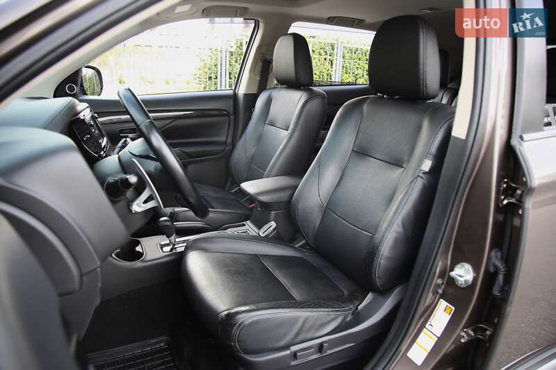 Mitsubishi Outlander 2015