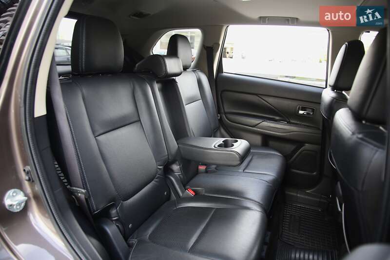 Mitsubishi Outlander 2015