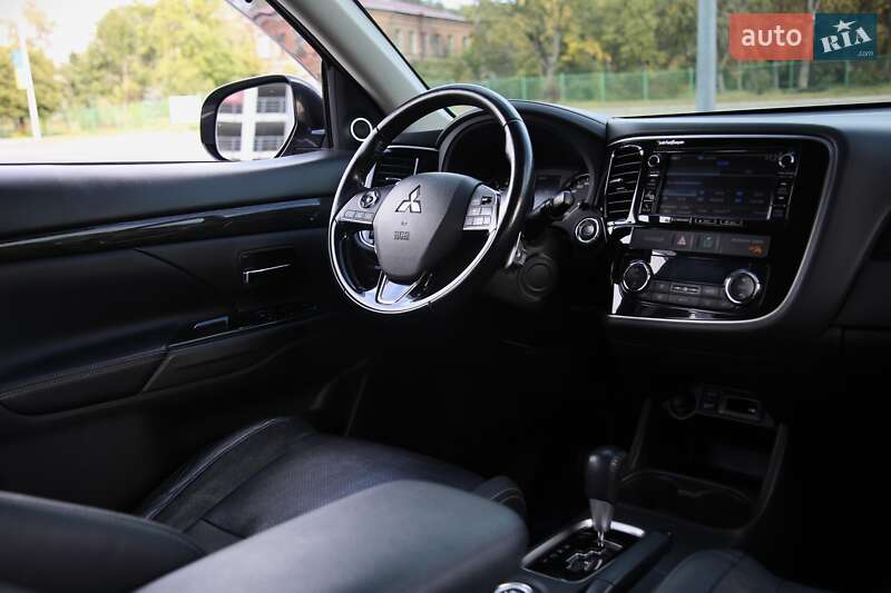 Mitsubishi Outlander 2015