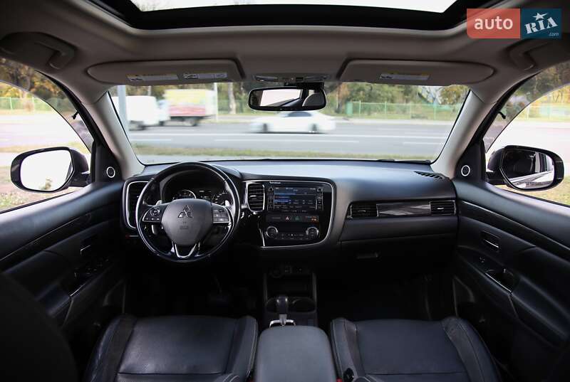 Mitsubishi Outlander 2015