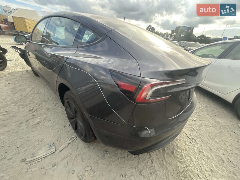 Tesla Model 3 2025