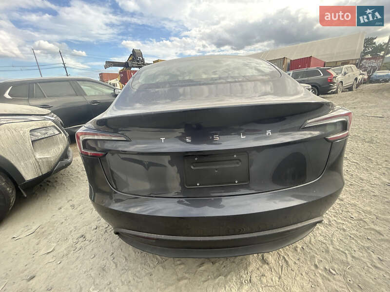 Tesla Model 3 2025