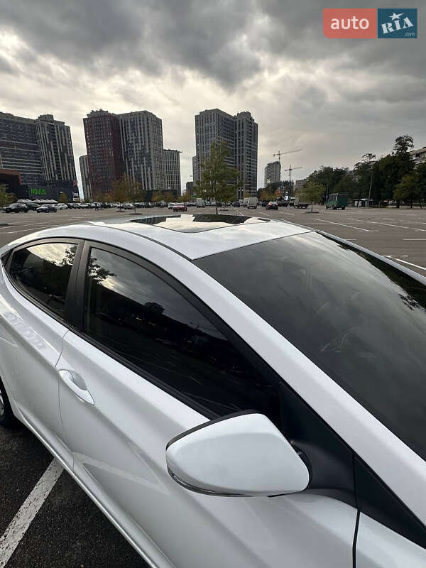 Hyundai Elantra 2011