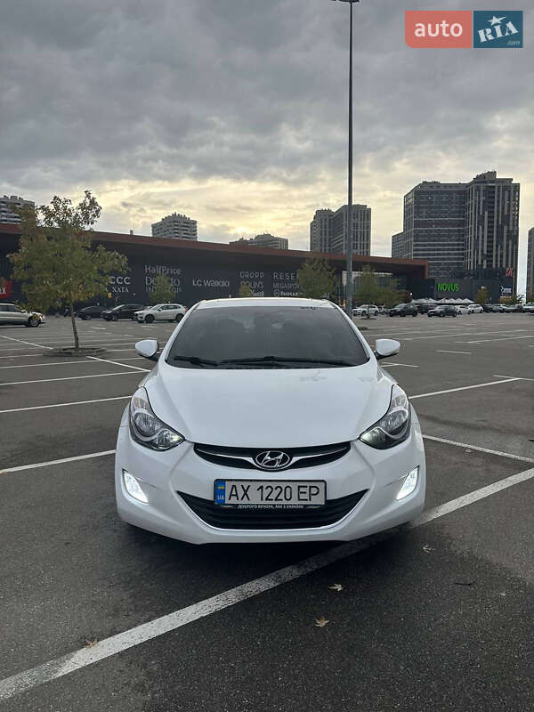 Hyundai Elantra 2011