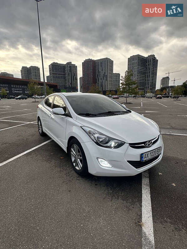 Hyundai Elantra 2011
