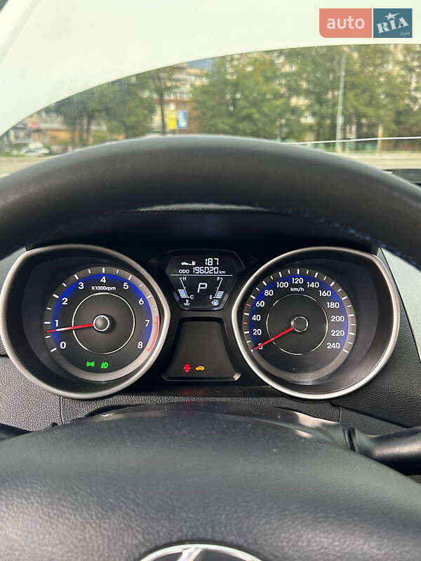 Hyundai Elantra 2011