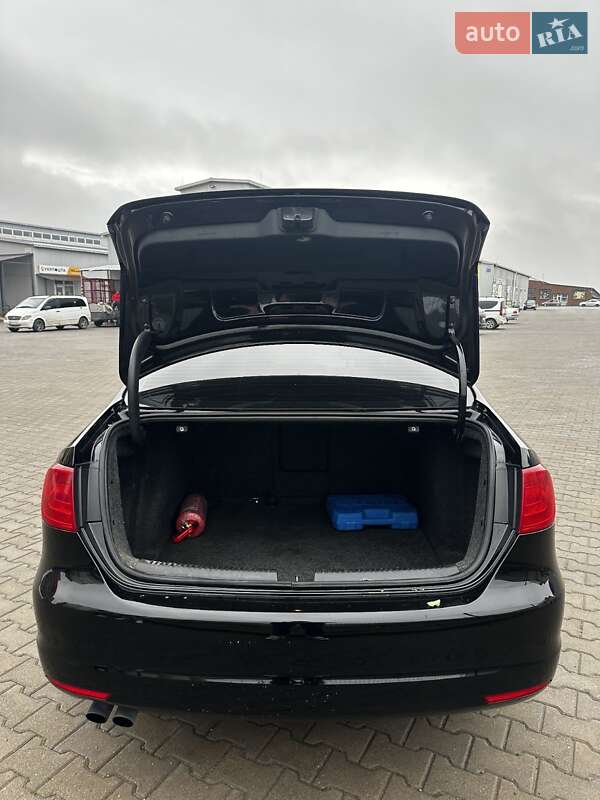 Volkswagen Jetta 2012