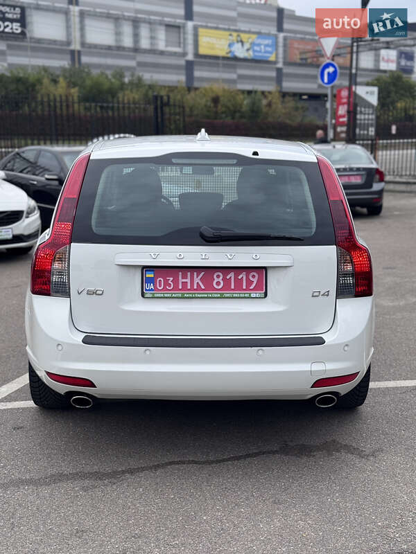 Volvo V50 2011