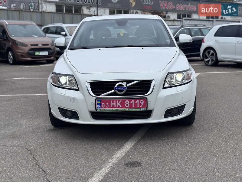 Volvo V50 2011