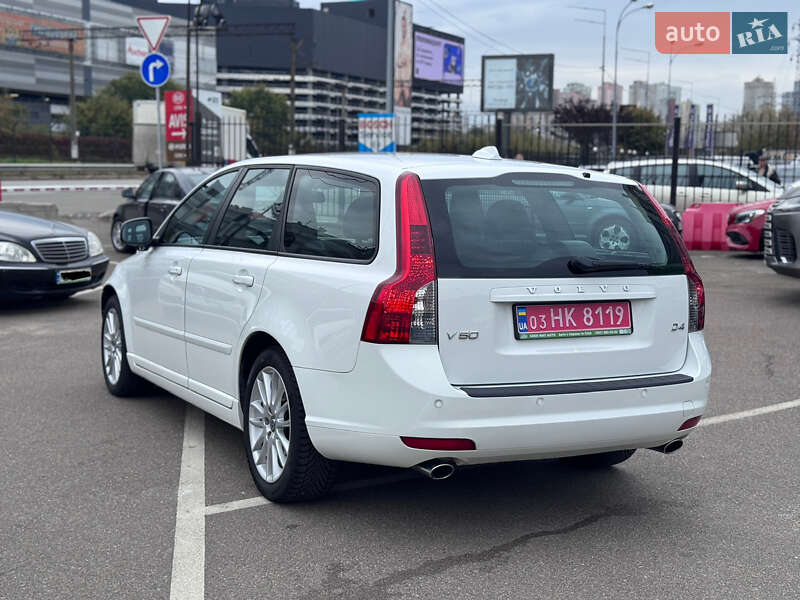 Volvo V50 2011