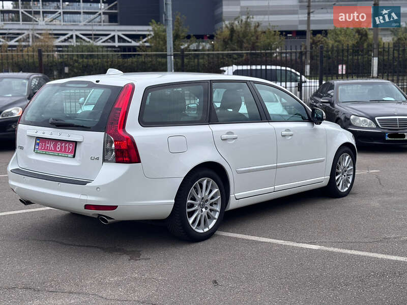 Volvo V50 2011