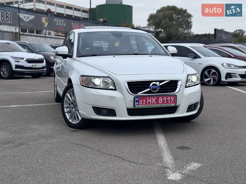 Volvo V50 2011