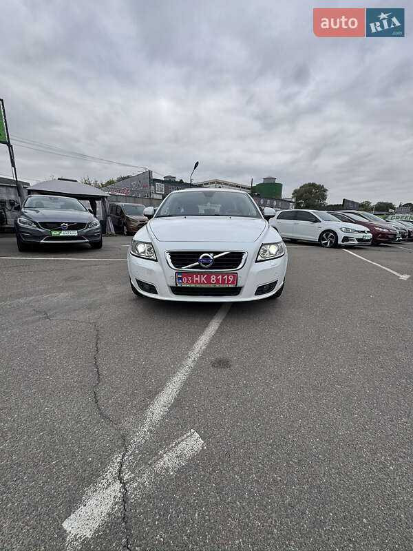 Volvo V50 2011
