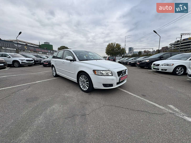 Volvo V50 2011
