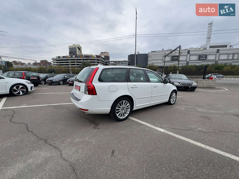 Volvo V50 2011