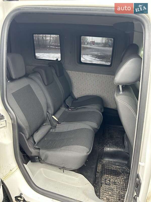 Volkswagen Caddy 2011