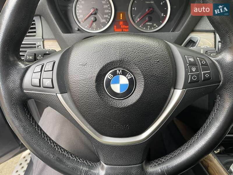 BMW X5 2011