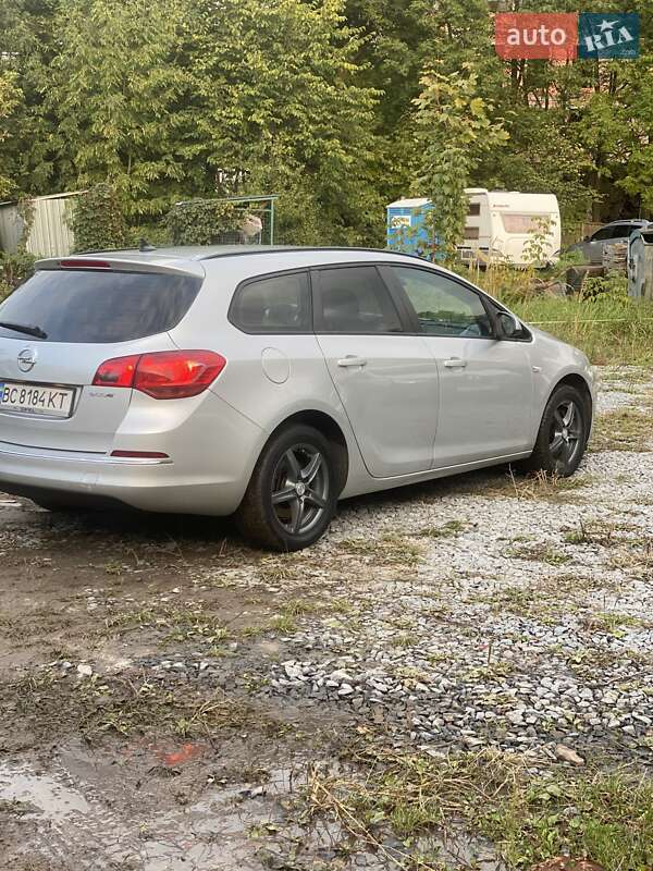 Opel Astra 2013