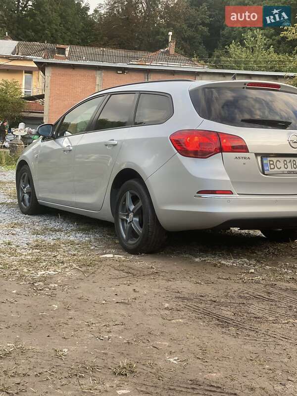 Opel Astra 2013